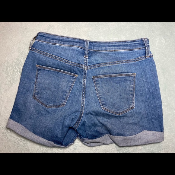 Universal Thread Junior Shorts - Picture 2 of 4